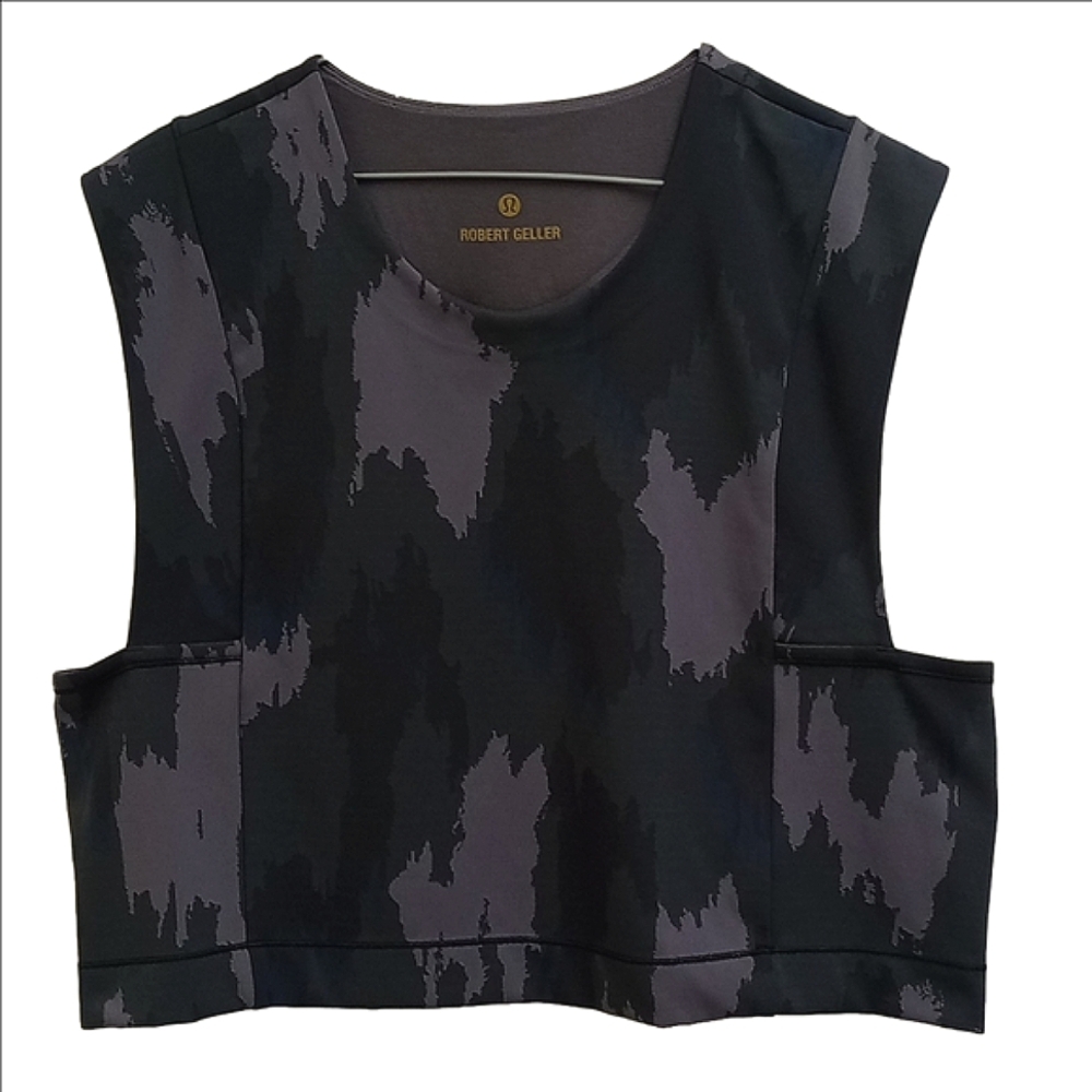 🆕 LULULEMON▪️ROBERT GELLER "TAKE THE MOMENT" GRAY & BLACK CAMO CROPPED TOP - Picture 3 of 7